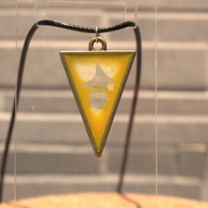 carde triangle encre jaune